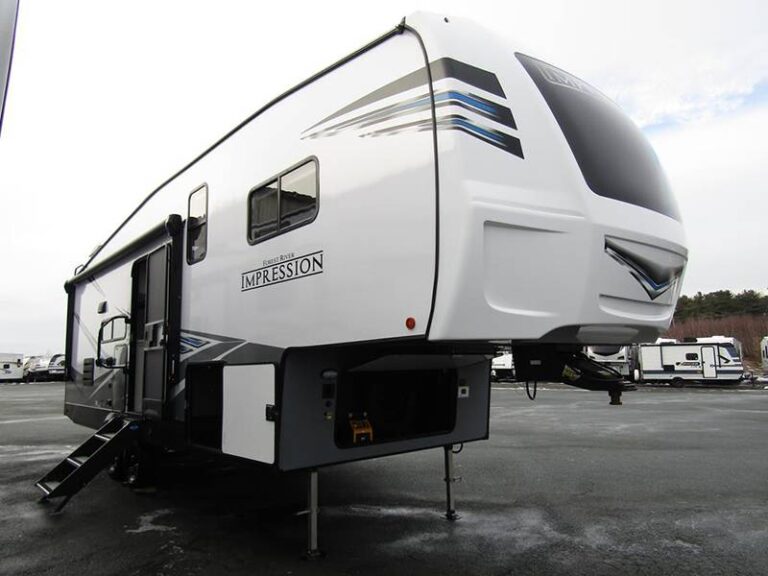 Fifth Wheel trailers - Bluenose RV Centre